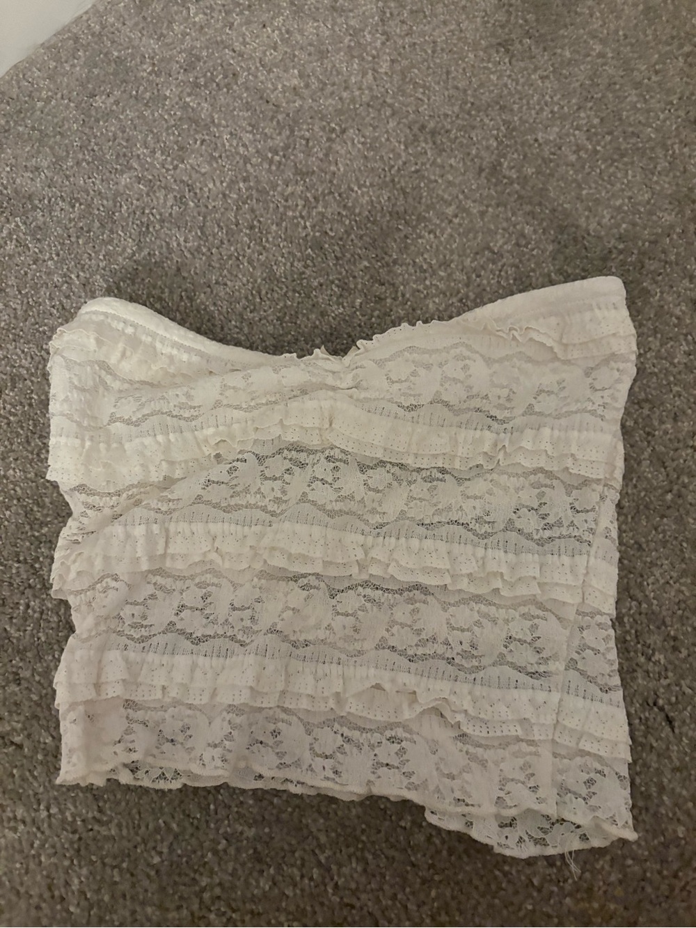 SHEIN White Lace Ruffle Bandeau Crop Top